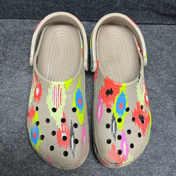 CROCS Ikat Classic Clogs mushroom brown multicolor  M-12 W-10 - Picture 2 of 9